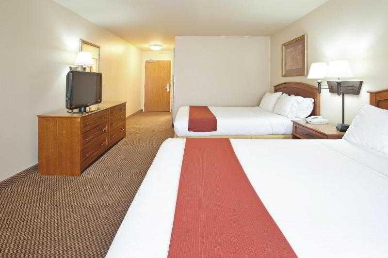 Holiday Inn Express Hotel & Suites Cedar City, An Ihg Hotel Exterior photo